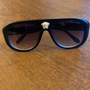 Women’s Black Designer Sunglasses